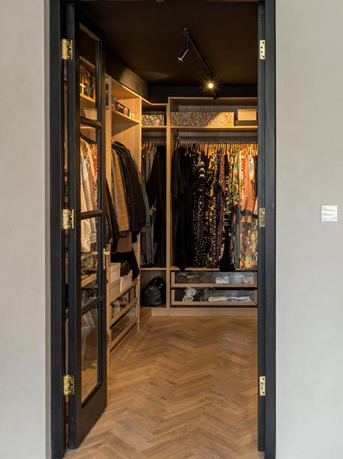 walk in closet